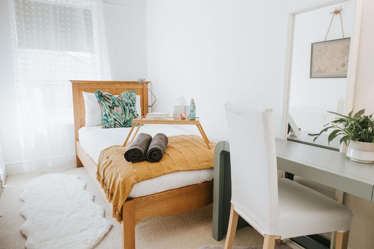 Female Guests Cosy Room Preston City Centre Екстер'єр фото